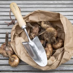 Burgon & Ball RHS Transplanter 4 Burgon & Ball RHS Transplanter -Hozelock Shop burgon ball rhs transplanter5019360008415 01i bq