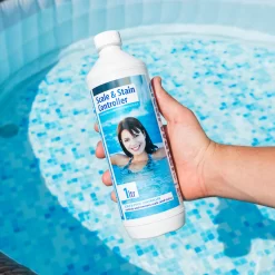 Clearwater Pool & Spa Stain & Scale Controller 1kg -Hozelock Shop clearwater pool spa stain scale controller 1kg5031470121884 02i bq