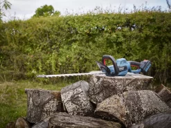 Erbauer 18V 550mm EHT18-Li - KIT Cordless Hedge Trimmer -Hozelock Shop erbauer 18v 550mm eht18 li kit cordless hedge trimmer3663602418269 09i