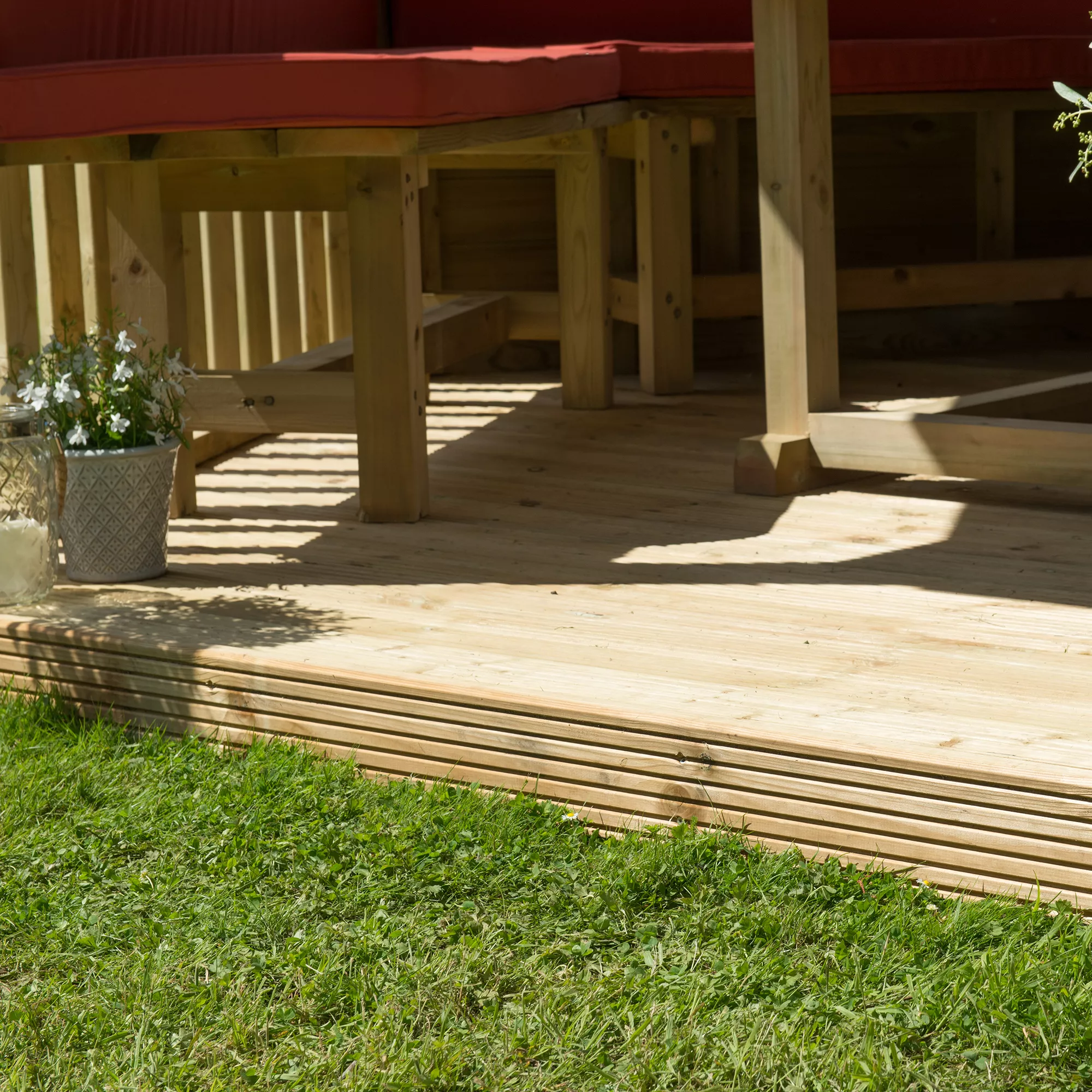 Forest Garden Hexagonal Gazebo with Cedar roof, (W)4.26m (D)3.69m Forest Garden Hexagonal Gazebo With Cedar Roof, (W)4.26m (D)3.69m -Hozelock Shop forest garden hexagonal gazebo with cedar roof w 4 26m d 3 69m5013053163405 02i