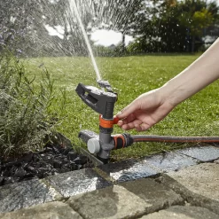 Gardena Pulse Sprinkler -Hozelock Shop gardena pulse sprinkler4078500814102 03i bq