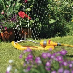 Hozelock Plus Swinging Sprinkler 6 Hozelock Plus Swinging Sprinkler -Hozelock Shop hozelock plus swinging sprinkler5010646037679 03bq