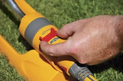 Hozelock Plus Swinging Sprinkler 10 Hozelock Plus Swinging Sprinkler -Hozelock Shop hozelock plus swinging sprinkler5010646037679 03i