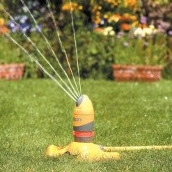 Hozelock Pro Oscillating Rotary Sprinkler -Hozelock Shop hozelock pro oscillating rotary sprinkler5010646042819 01bq