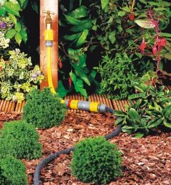 Hozelock Yellow Hose Pipe (L)10m -Hozelock Shop hozelock yellow hose pipe l 10m5010646058667 01i