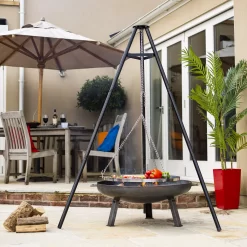 La Hacienda Tripod Hanging Grill -Hozelock Shop la hacienda tripod hanging grill5055025586126 02i bq