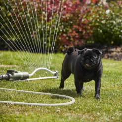 Verve Oscillating Fan Sprinkler -Hozelock Shop verve oscillating fan sprinkler5059340251240 06i 1